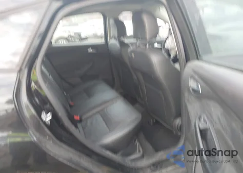 2015 Ford Focus Se z USA, uszkodzony, nr VIN 1FADP3K2XFL379082